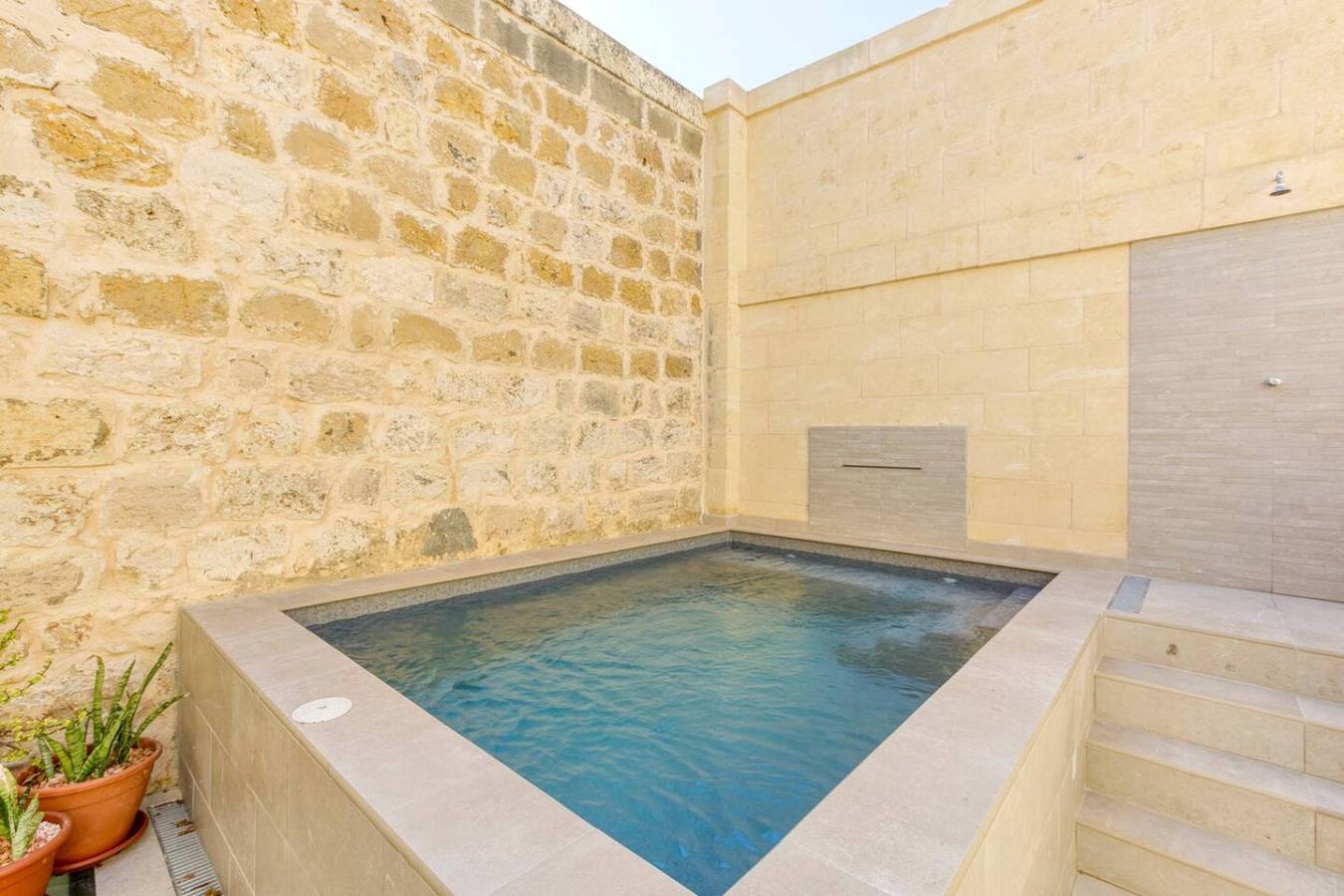 Authentic & Charming Farmhouse with Pool in Gozo in Zebbug, Gozo