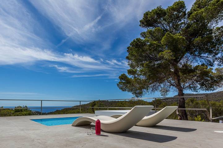 Casa vacanza per 10 persone, con balcone e giardino nonché idromassaggio a Cala Vedella