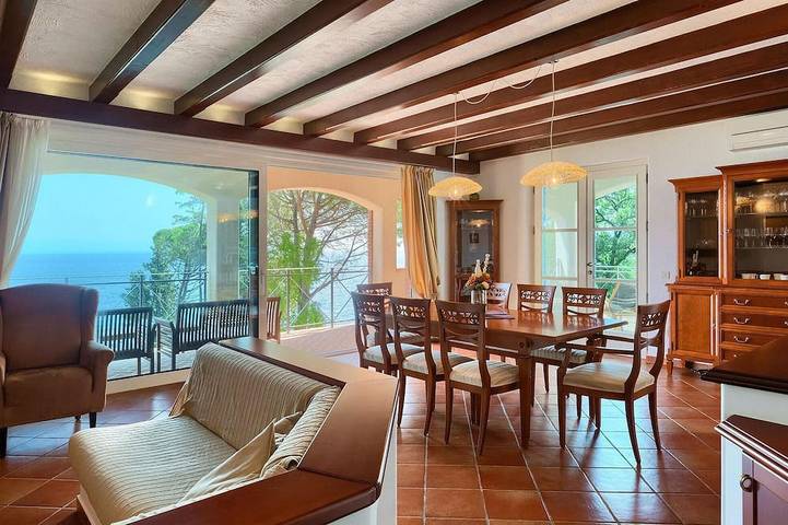 Beach front home in Moscenicka Draga with WiFi in Mošćenička Draga, Opatija Riviera