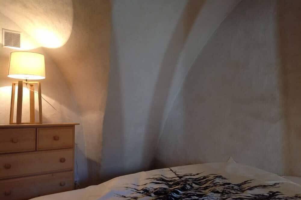 Apartamento entero, Vars Sainte Catherine: El encanto de un apartamento en una casa antigua in Vars (station de ski), Vars