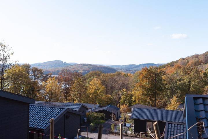 Ferienhaus für 6 Personen, mit Balkon/Terrasse und Terrasse sowie Garten in Attendorn