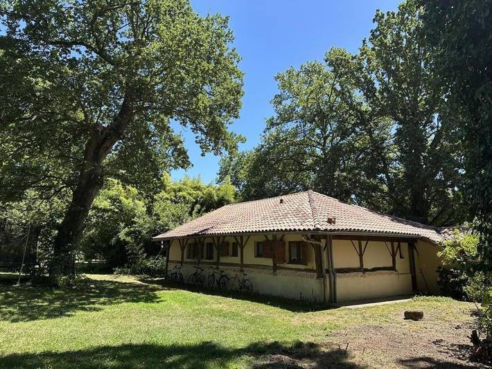Gîte pour 4 personnes, avec Terrasse et Jardin ainsi que Piscine et Vue
