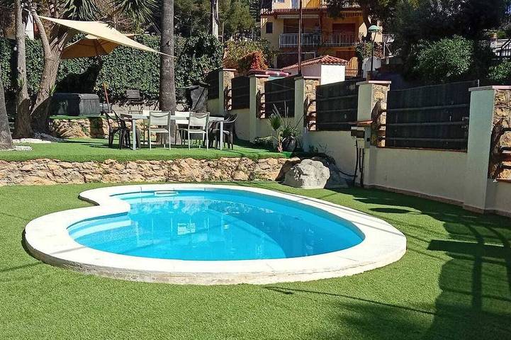 Chalet para 8 personas, con jardín y balcón en Tarragona