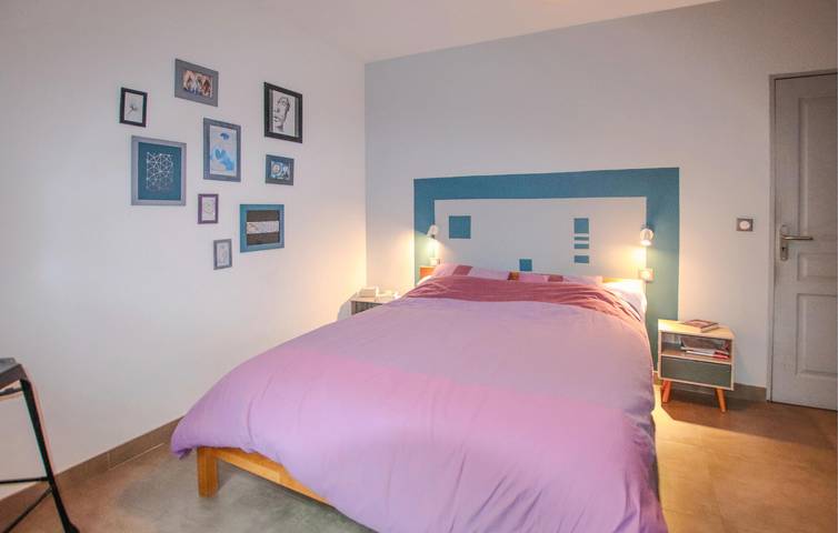 Gemütliche Wohnung mit Pool, Parkplatz und WiFi bei Villeneuve-lès-Avignon in Villeneuve-lès-Avignon, Nimes und Umgebung