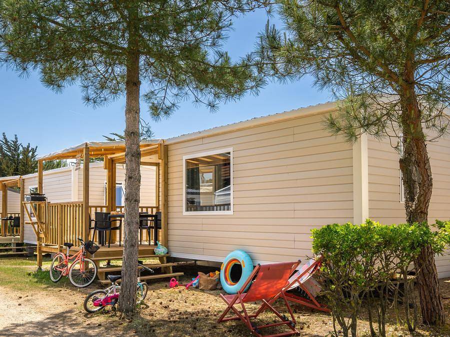 Camping La Plage de Riez   - Mobilhome 4 personnes - Mobil-home Playa Tv Plancha - 2 chambres - 4 personnes in Saint-Hilaire-de-Riez, Vendée