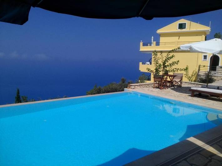 Appart’hôtel pour 3 personnes, avec piscine ainsi que vue et jardin