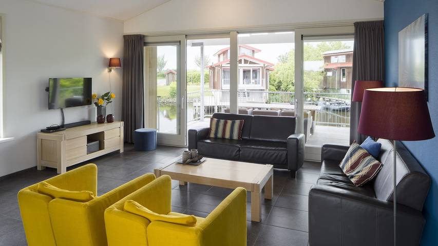 Ferienhaus für 6 Personen, mit Terrasse und Balkon/Terrasse in Friesland - 2