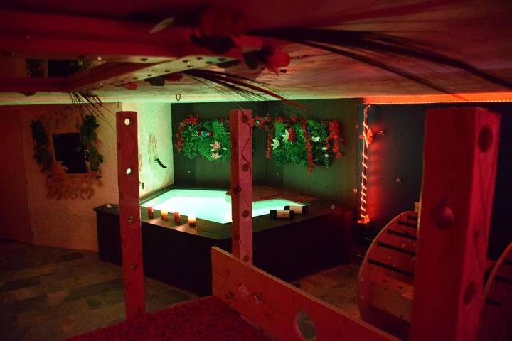 Gîte pour 4 personnes, avec jardin ainsi que jacuzzi et piscine à Ucel - 4