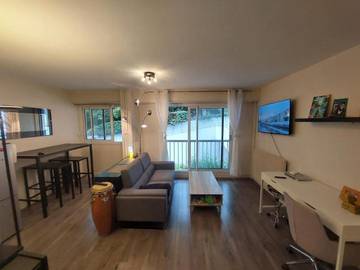 Gîte pour 2 personnes, avec piscine à Bougival