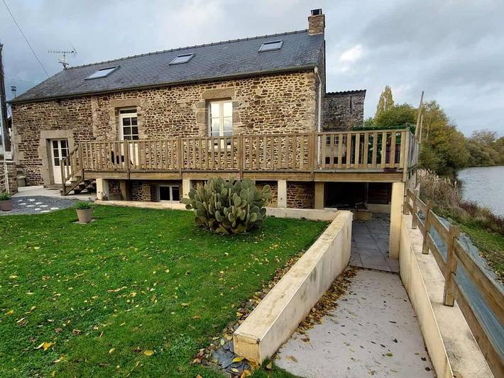 Location de vacances pour 8 personnes, avec vue ainsi que terrasse et vue sur le lac, animaux acceptés à Mézières-sur-Couesnon - 3