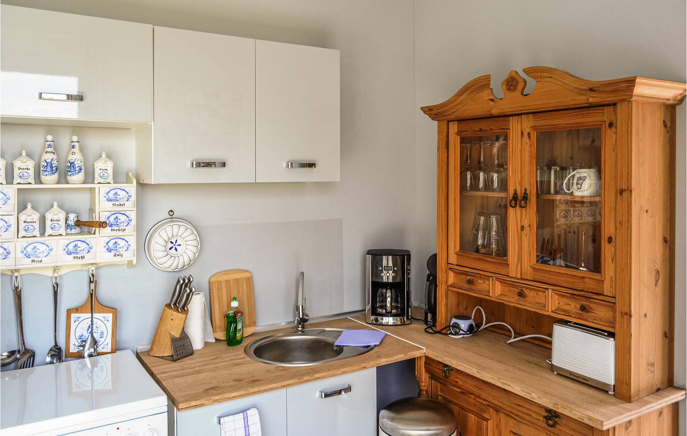 Modern Apartment with TV, Dishwasher, Parking, and Internet - 2km to Beach in Ueckermünde, Vorpommern Greifswald