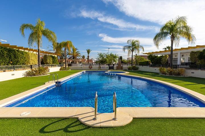 Bungalow für 6 Personen, mit Pool und Garten, mit Haustier