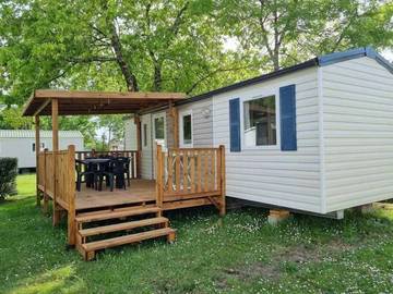 Mobil home pour 4 personnes, avec terrasse et piscine à Vensac