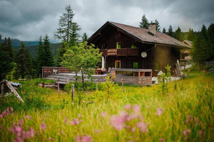 Ferienhaus für 14 Personen, mit Sauna und Ausblick sowie Garten in Albeck