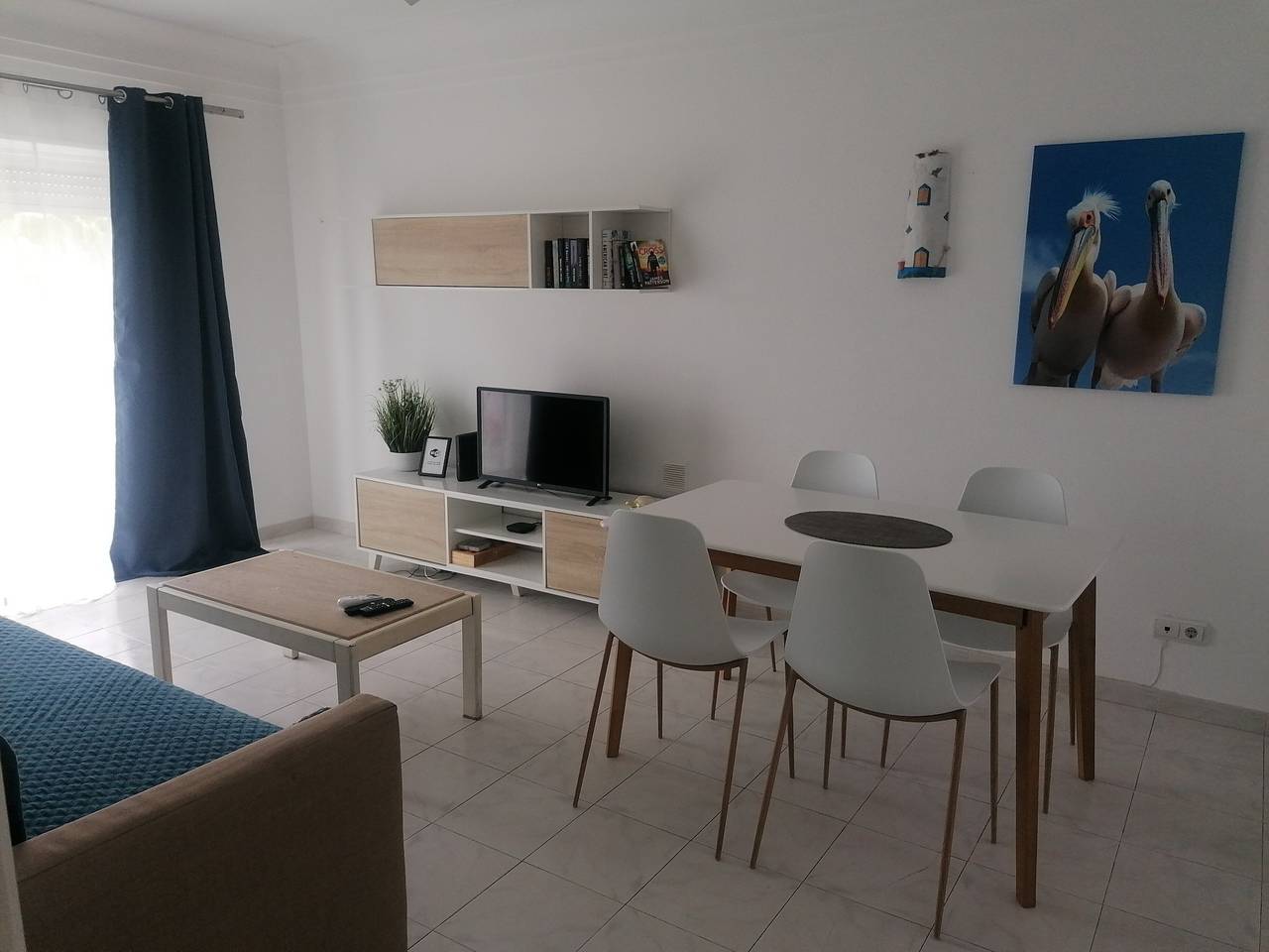 Appartamento intero, Appartamento "Ariana" con piscina, Wi-Fi, balcone, piscina coperta e campo da tennis in Portimao, Distretto di Faro