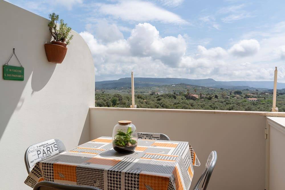 Entire apartment, Aurelia House - Elegance and comfort in Alghero, Sassari Province