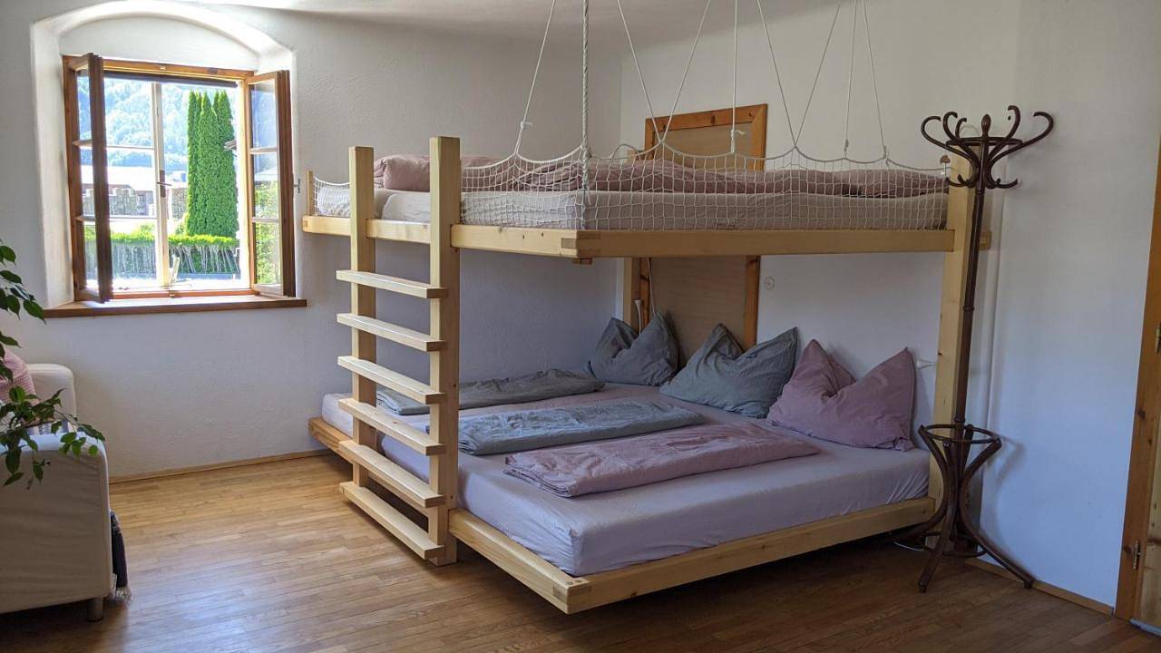 Ganze Ferienwohnung, Family Room with Mountain View in Kuchl, Tennengau