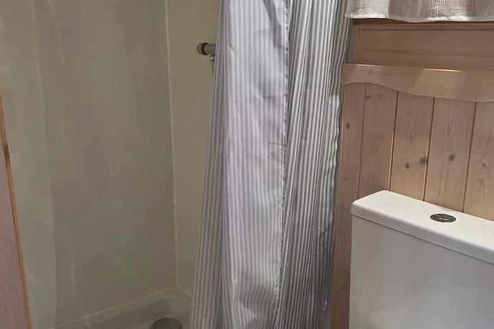 Ailéa – Tiny House with a Private Hot Tub in Provence in Beaumes-de-Venise, Vaucluse
