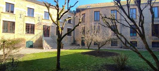 Gîte pour 9 personnes, avec jardin à Sedan