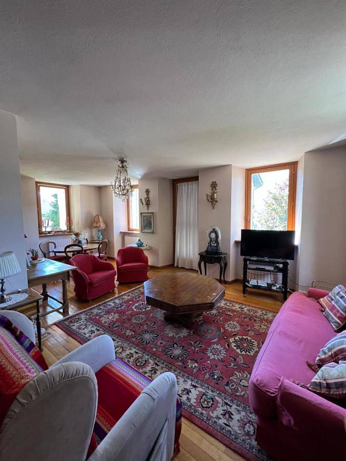 Apartamento para 5 personas, con vistas y jardín en Aosta