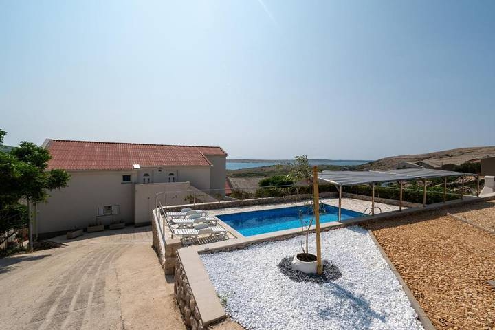 Ferienwohnung für 6 Personen, mit Terrasse und Pool - 1