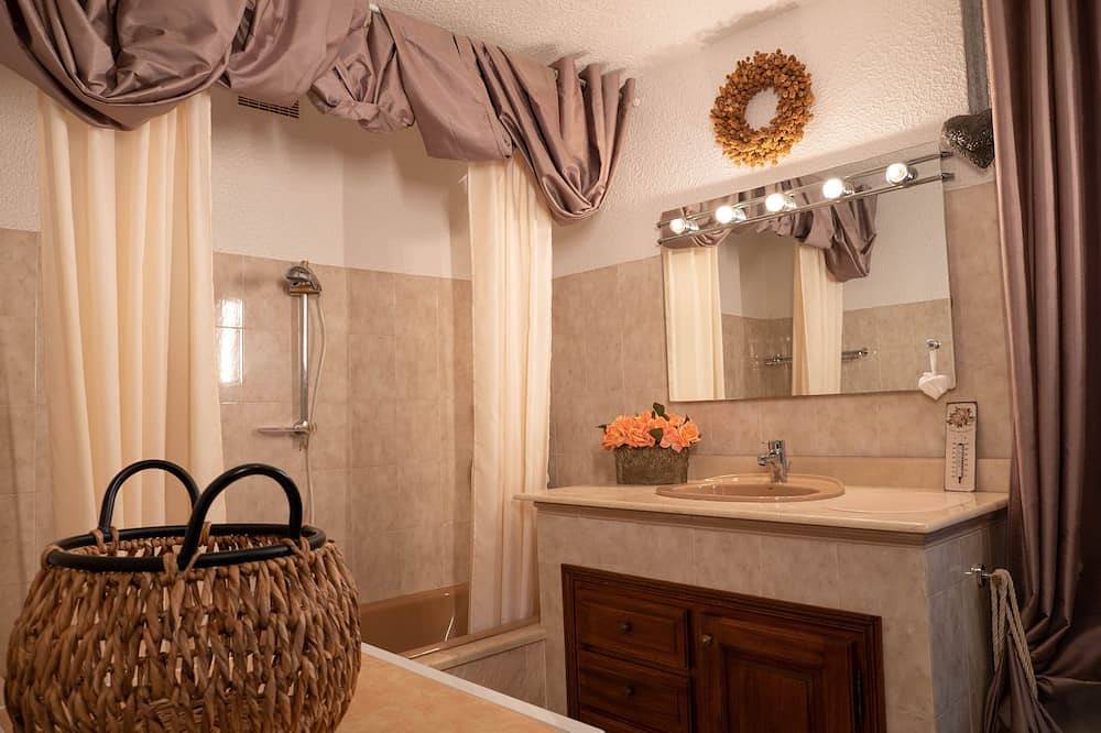 Apartamento entero, Planta baja de villa hermosa T2 - 70 m2 - 4 personas con magníficas vistas al mar in Bastia, Cap Corse