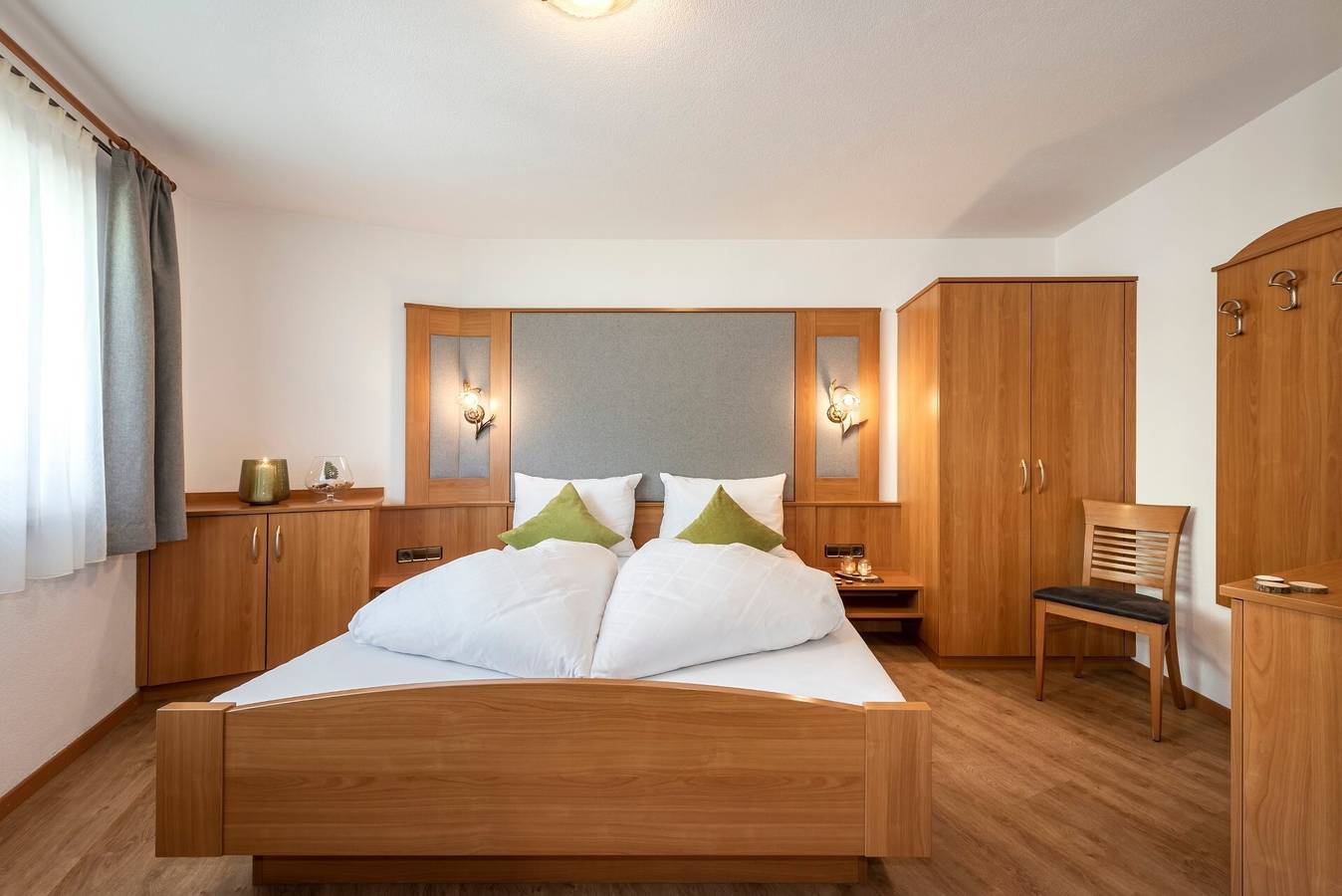 Ganze Wohnung, Ferienwohnung "Alpenchalet Niederkofler Evita" mit Bergblick, Wlan & Garten in St. Johann im Ahrntal, Ahrntal