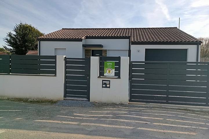 Gîte pour 6 personnes, avec jardin à Saint-Révérend