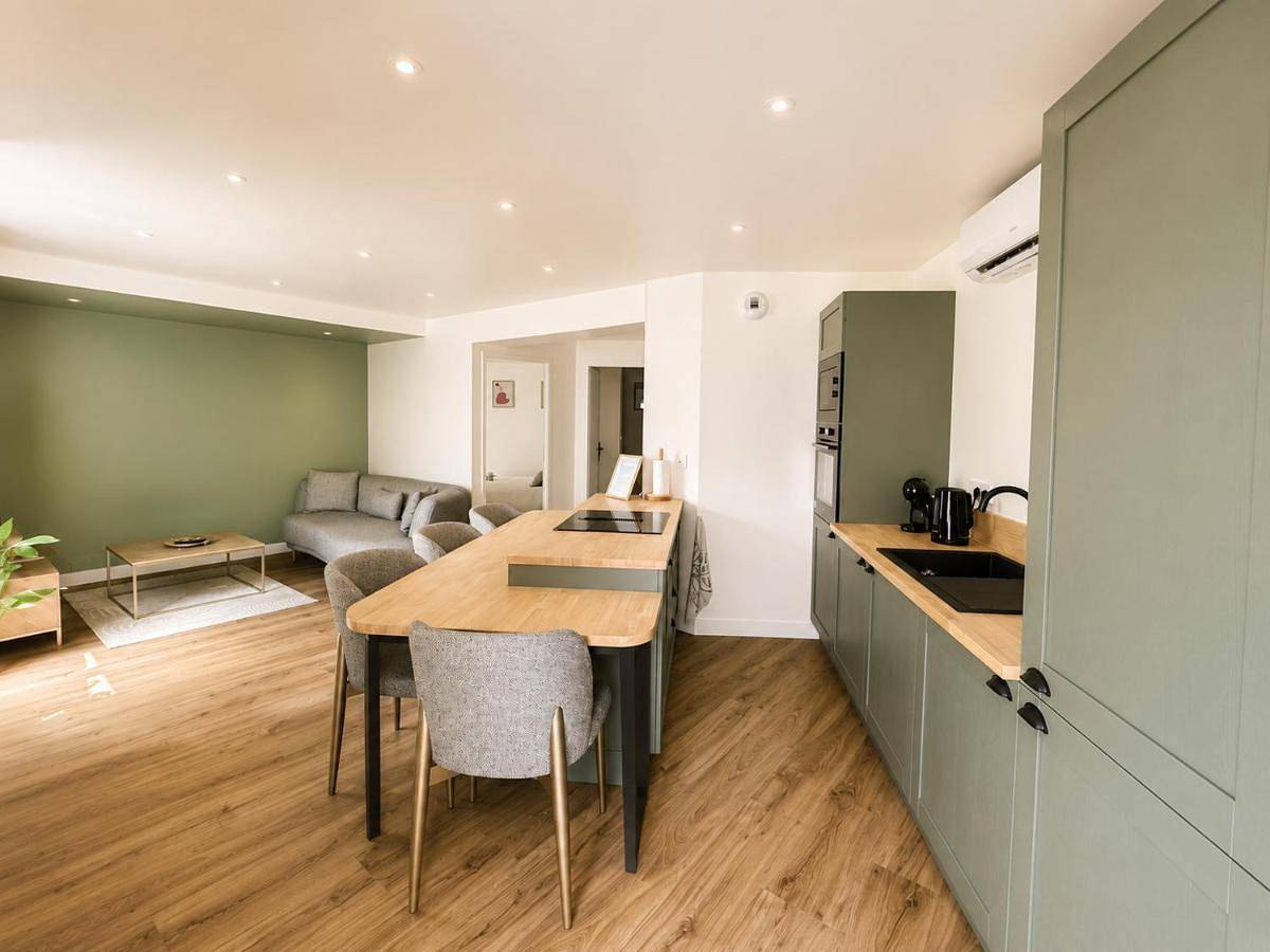 Appartement entier, Résidence de la Place in Pont-du-Château, Région de Clermont-Ferrand