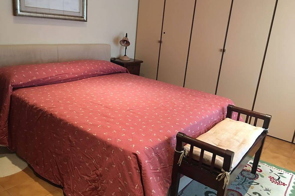 The beach house a stone's throw from the center of Rome and 20 min. from Fco airport in Fregene, Rome Province