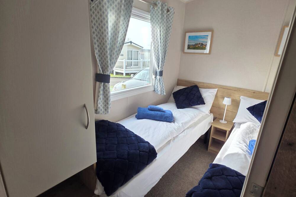Pines 15, family friendly, country holiday cottage in Porthcawl in Porthcawl, Bridgend region