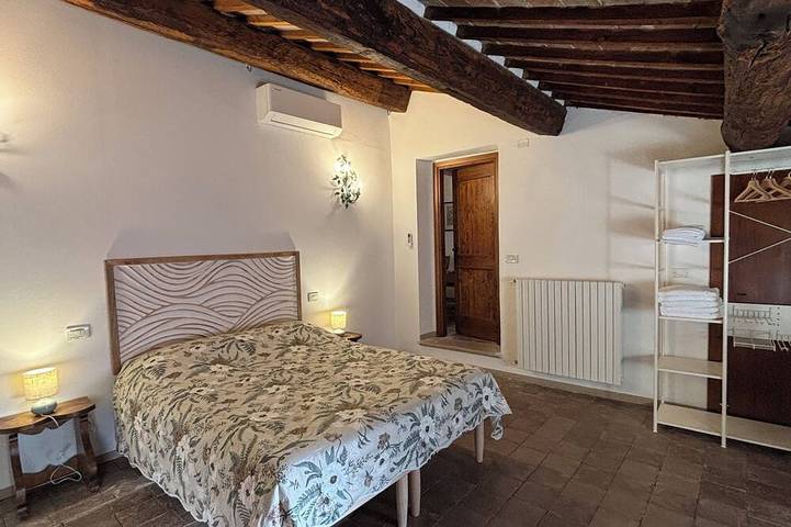 Ganze Wohnung, Charmantes Apartment direkt am Wasser am Gardasee in Maderno, Toscolano-Maderno