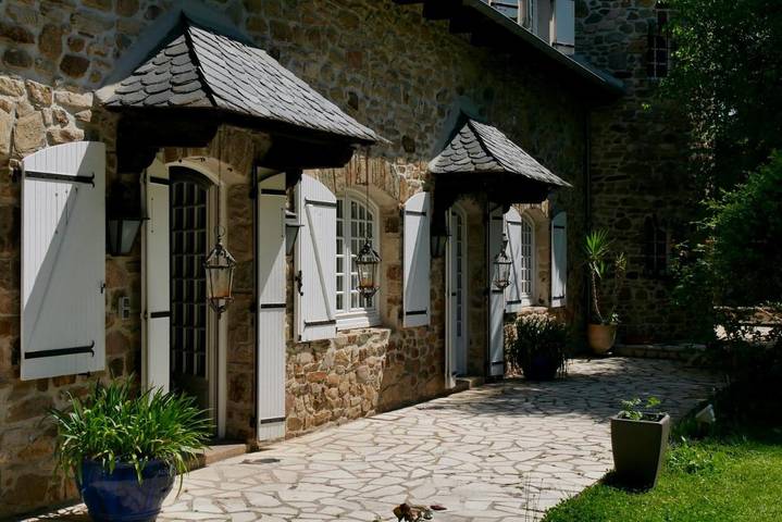 Maison d’hôte pour 2 personnes, avec Terrasse et Jacuzzi ainsi que Jardin et Piscine