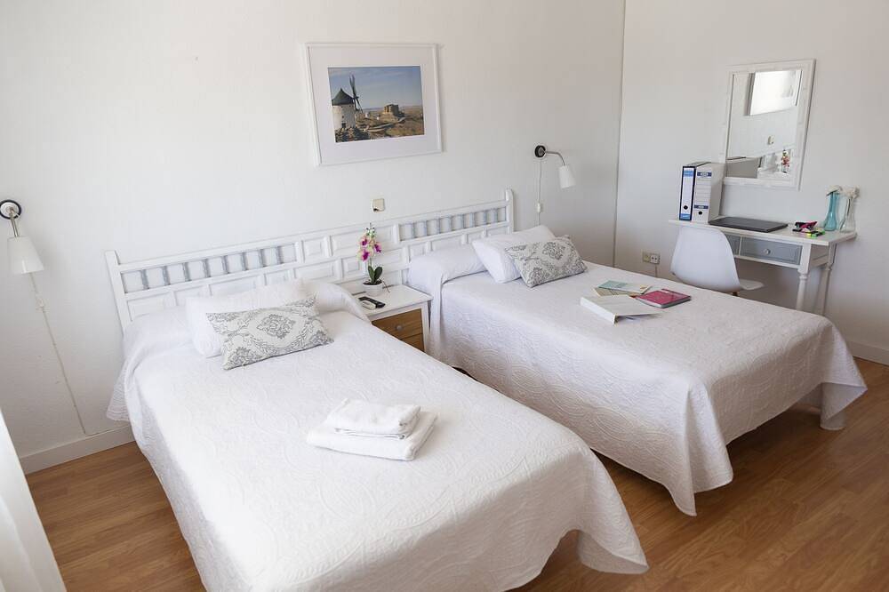 Hotel Consuegra, ¡Te Sentirás Como En Casa! in Consuegra, Provincia de Toledo