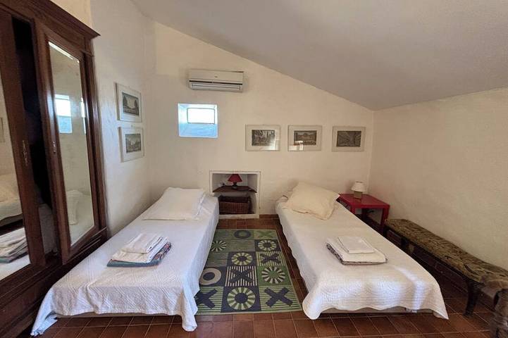 5-bedroom Provençal Farmhouse on an organic vineyard in Vacqueyras, Vaucluse