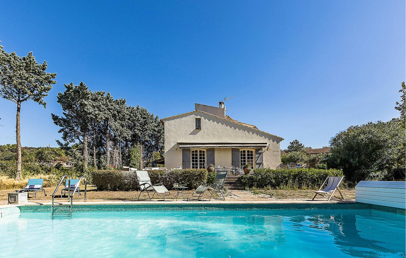 Laurens Wohnung mit Pool & Garten in Laurens, Mittelmeerküste (Frankreich)