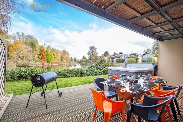 Cottage for 8 people, with hot tub and balcony, with pets in The Cotswolds