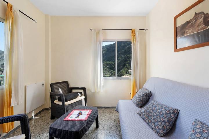 Holiday Home 'Casa De Berta' with Mountain Views, Private Terrace and Wi-Fi in Epina, Vallehermoso