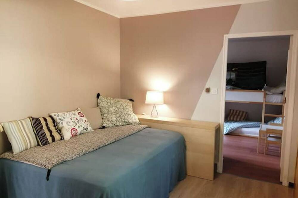 Cosy house, nestled in nature, 5 minutes from the center in Nyons, Nyons en omgeving