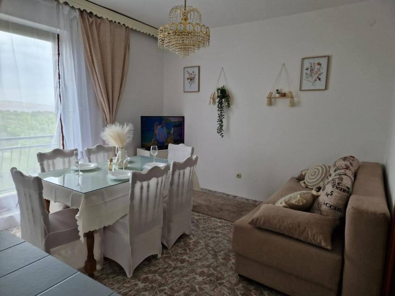 Ganze Wohnung, Three Bedroom Apartment With Balcony And Sea View in Karlobag, Naturpark Velebit