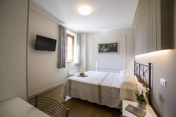 Gîte pour 5 personnes, avec Balcon et Jacuzzi ainsi que Jardin et Piscine à Cupra Marittima - 2