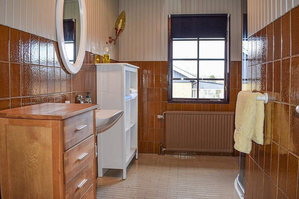 Awesome home in Asarum with sauna in Karlshamns und Umgebung