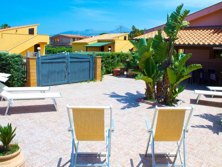 Location de vacances pour 8 personnes, avec jardin à Campofelice di Roccella - 3