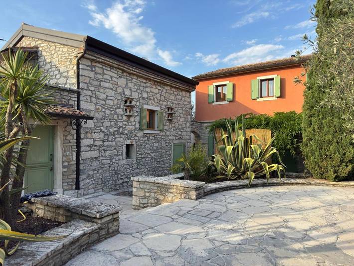 Ferienanlage für 6 Personen, mit Pool und Garten sowie Ausblick, mit Haustier in Umag - 2