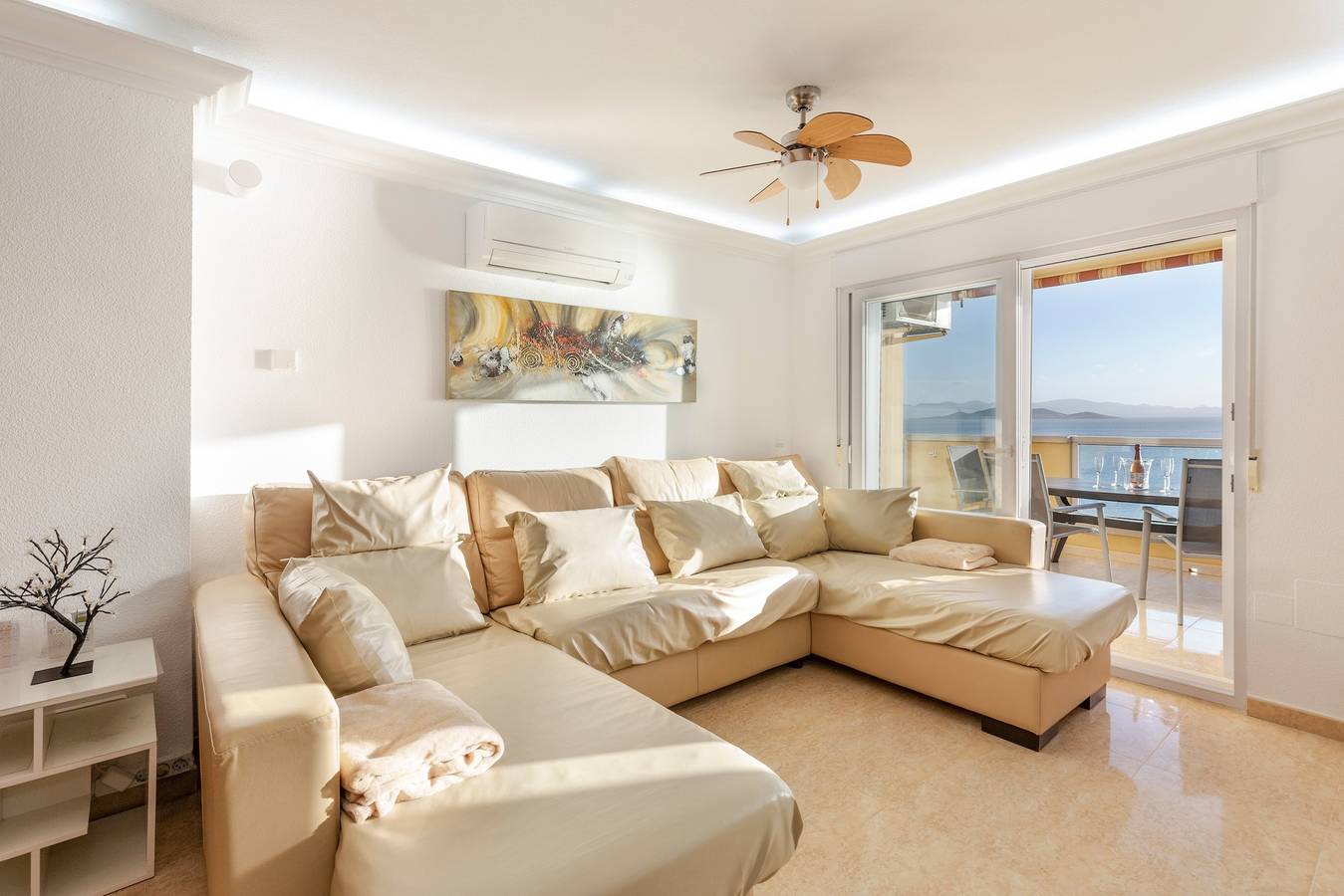 Holiday Home 'Playa Príncipe Beach La Manga' with Sea View, Wi-Fi and Air Conditioning in La Manga del Mar Menor, Cartagena