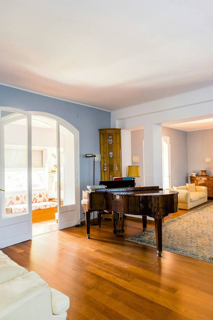 Location de vacances pour 9 personnes, avec jardin et terrasse, animaux acceptés à Poggio Mirteto - 4