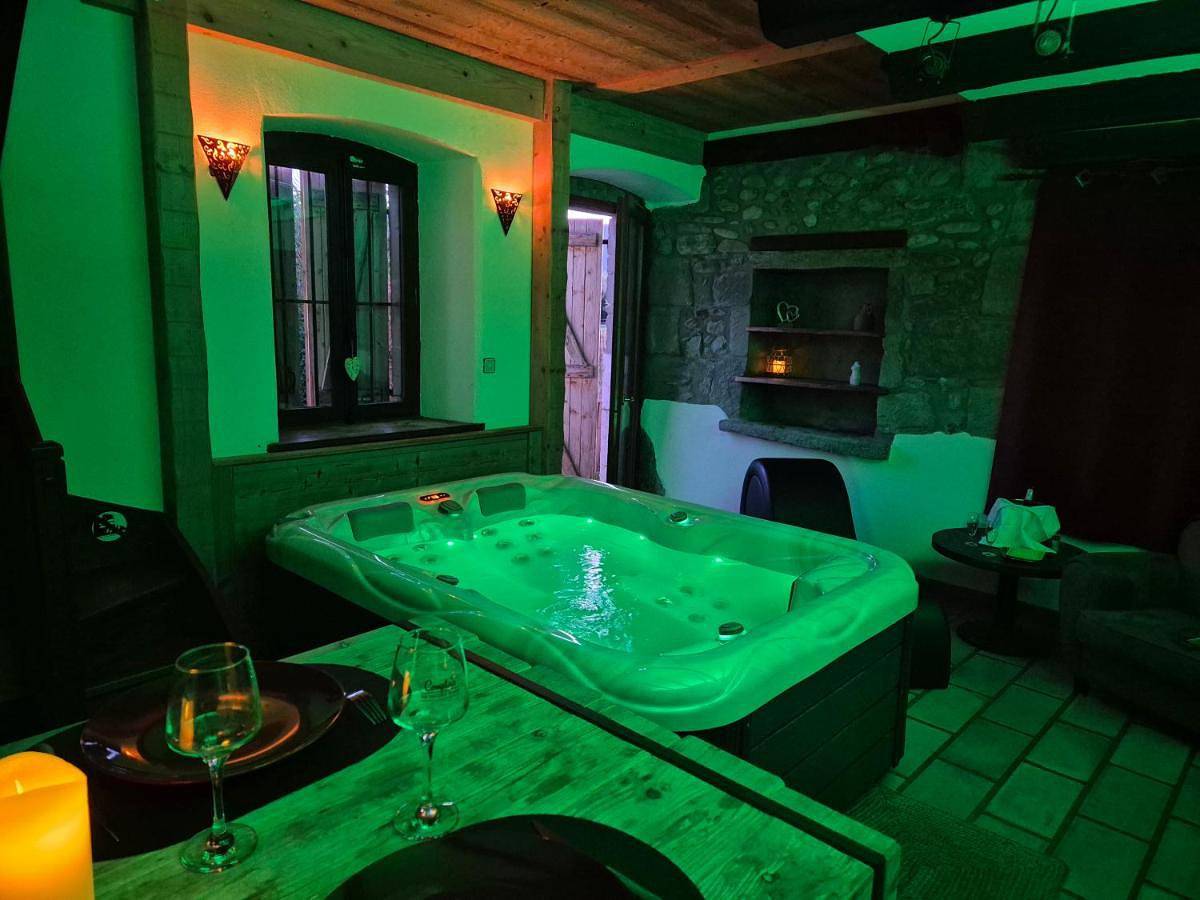 Appartement entier, Gite Chambre Spa Privé De L'Ancienne Ferme in Vallières, Région d'Annecy