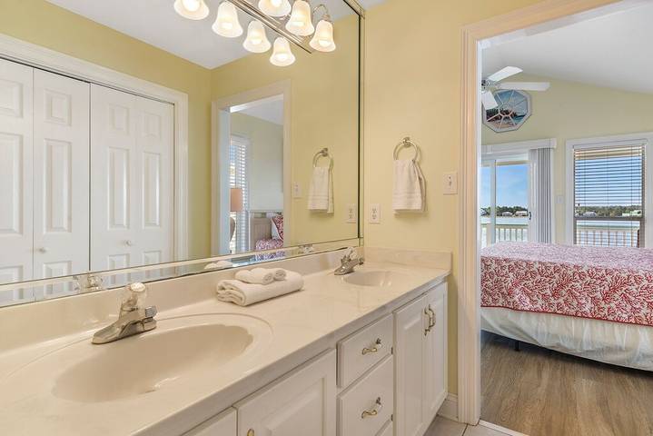 Vacation house for 21 people, with balcony and pool in Alabama