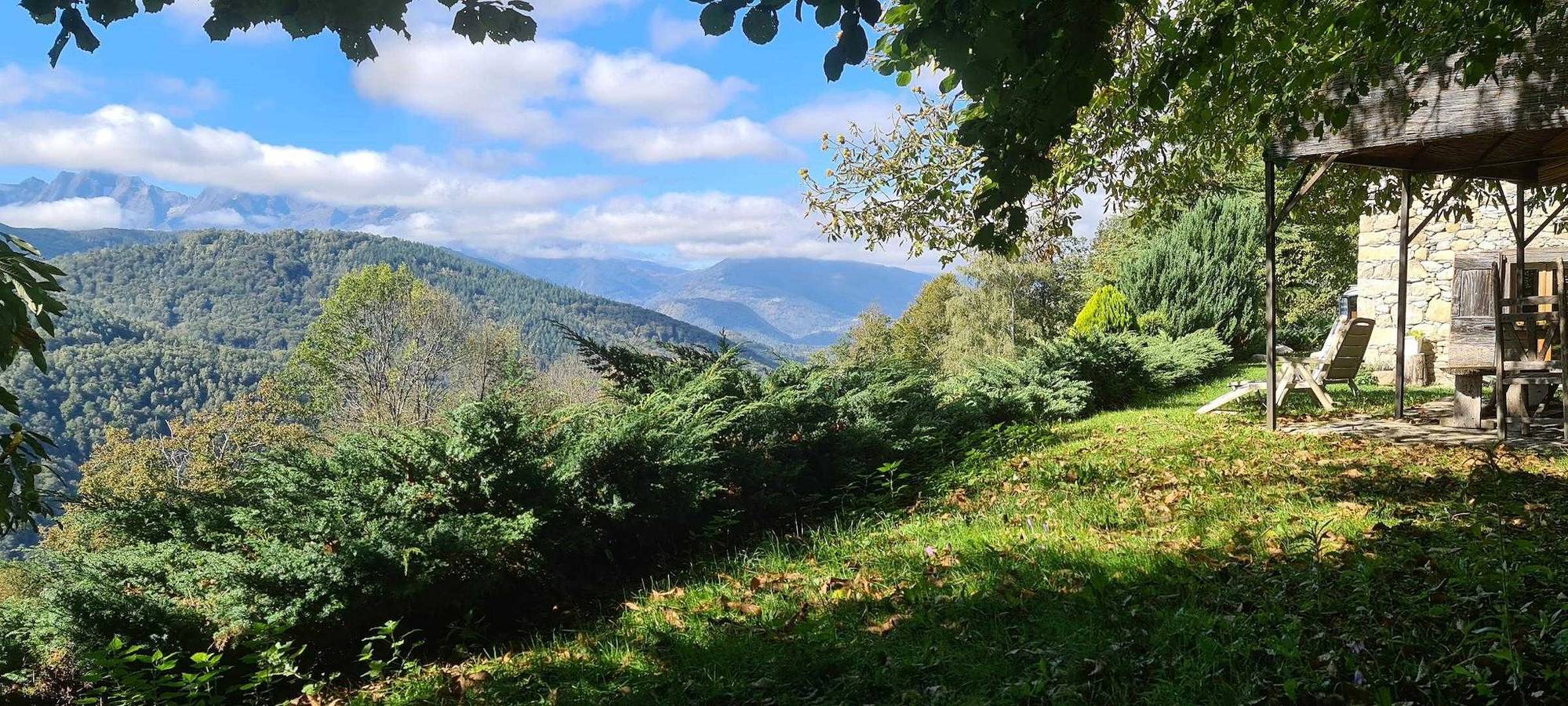 Gîte voor 4 personen met terras in Ercé, Parc naturel régional des Pyrénées ariégeoises