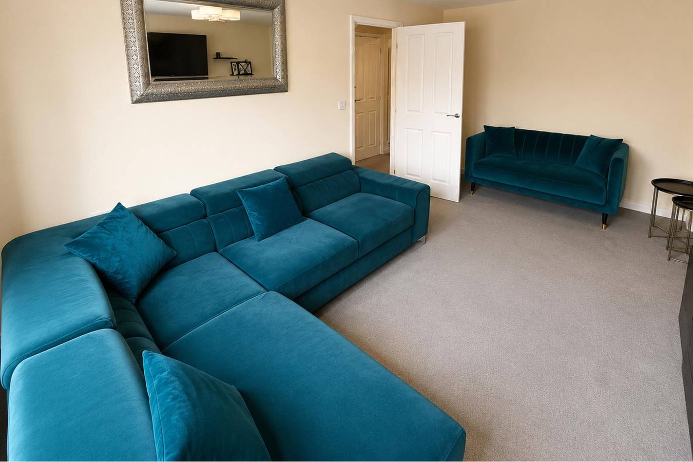 4 Bed House Sleeps 7 - Free Parking - Garden in Grand Manchester